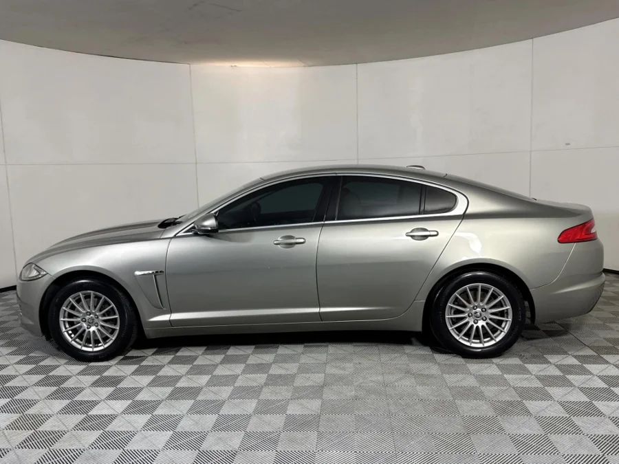 Used 2012 Jaguar XF 2.2D Premium Luxury - WeBuyCars Midstream