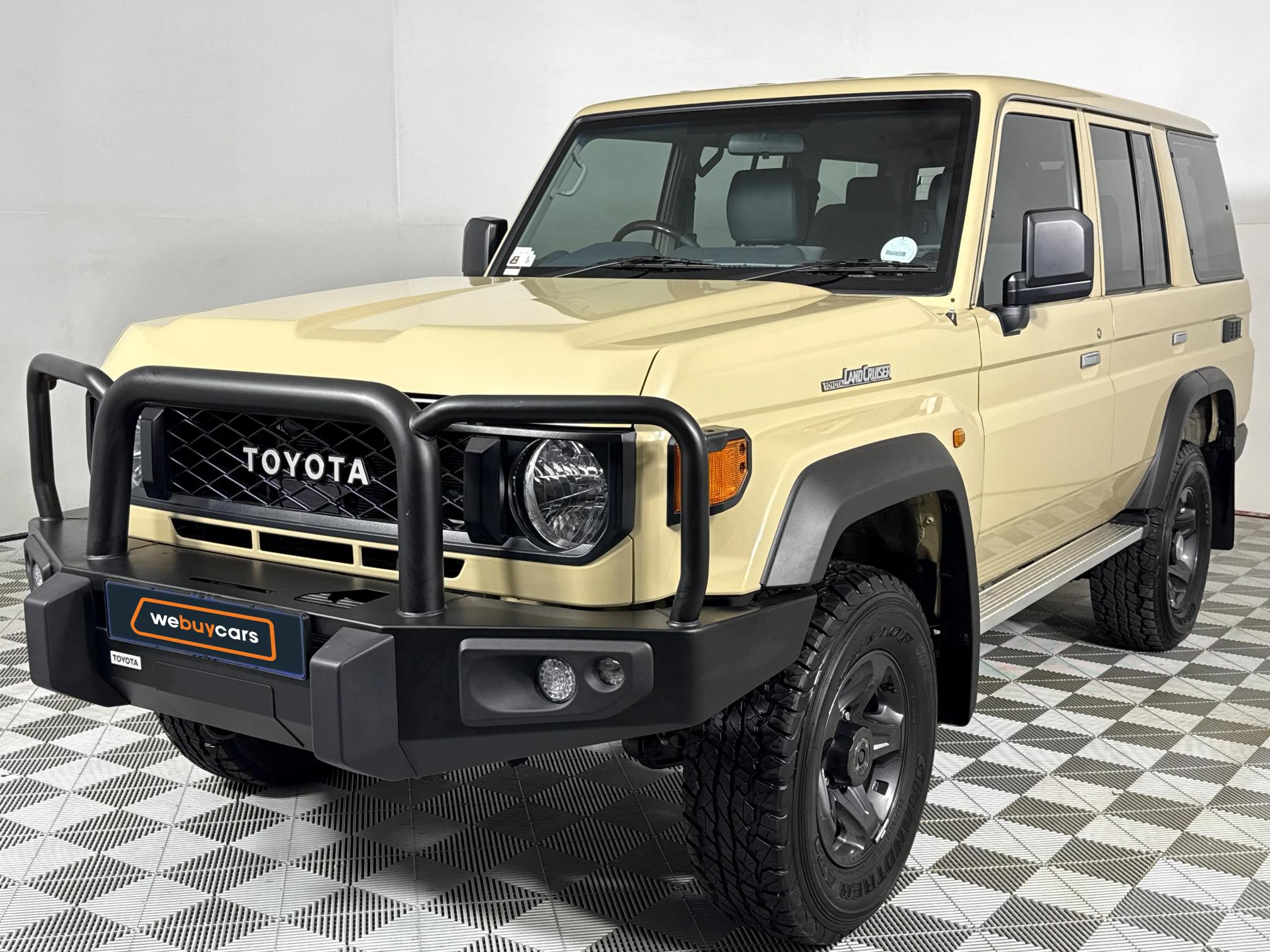 Used 2025 Toyota Land Cruiser 76 2.8GD-6 station wagon LX manual