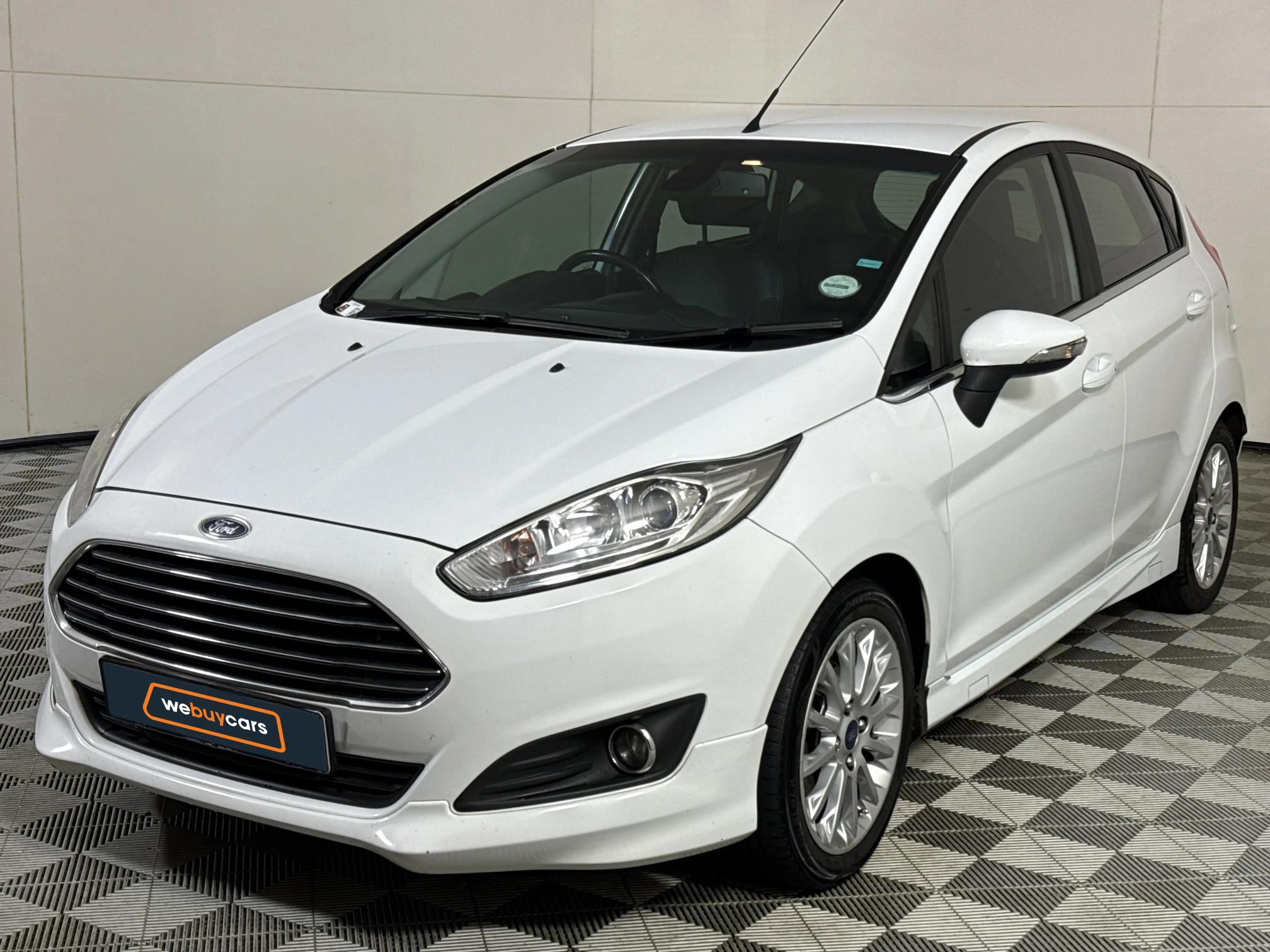 Used 2015 Ford Fiesta 5-door 1.0T Titanium