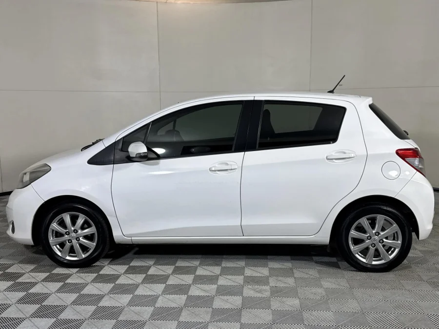 Used 2013 Toyota Yaris 5-door 1.3 XS auto - WeBuyCars Midstream Used 2013 Toyota Yaris 5-door 1.3 XS auto - WeBuyCars Midstream