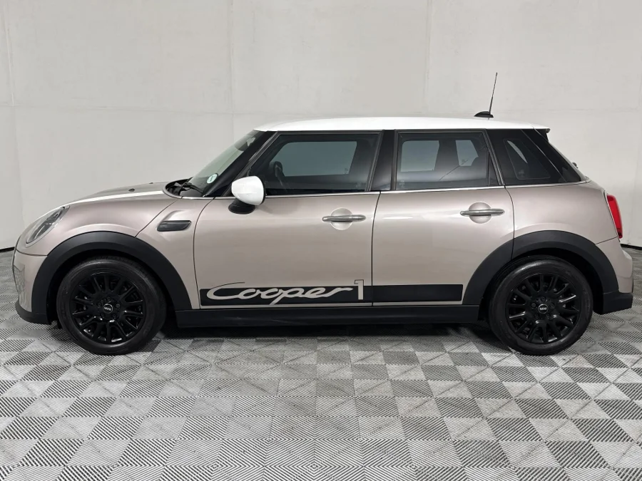 Used 2023 MINI Hatch One Hatch 5-door - WeBuyCars The Dome Used 2023 MINI Hatch One Hatch 5-door - WeBuyCars The Dome