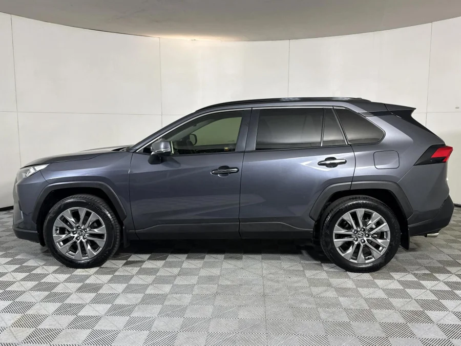 Used 2022 Toyota RAV4 2.0 VX - WeBuyCars Midstream