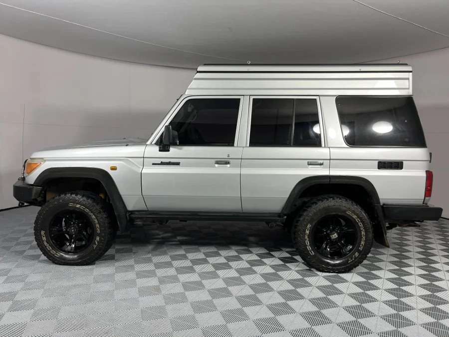 Used 2009 Toyota Land Cruiser 76 Land Cruiser 70 4.2D station wagon LX - WeBuyCars Lansdowne Used 2009 Toyota Land Cruiser 76 Land Cruiser 70 4.2D station wagon LX - WeBuyCars Lansdowne