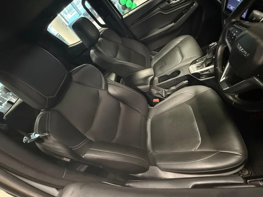 Used 2024 Isuzu D-Max 3.0TD double cab V-Cross 4x4 - GWM Haval Woodmead Used 2024 Isuzu D-Max 3.0TD double cab V-Cross 4x4 - GWM Haval Woodmead