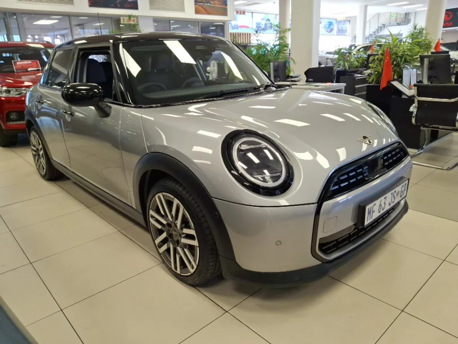 Used 2025 MINI Cooper C 5-door - GWM Haval Woodmead