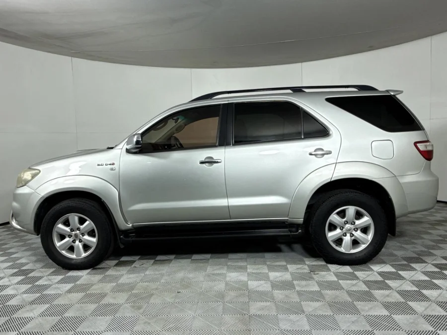 Used 2011 Toyota Fortuner 3.0D-4D auto - WeBuyCars Riverhorse