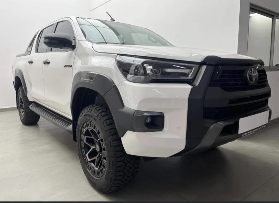 Used 2021 Toyota Hilux 2.8GD-6 double cab 4x4 Legend auto (de-spec 21) - Private Seller Used 2021 Toyota Hilux 2.8GD-6 double cab 4x4 Legend auto (de-spec 21) - Private Seller
