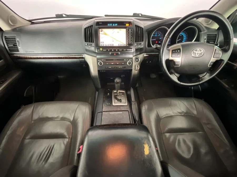 Used 2009 Toyota Land Cruiser 200 4.5D-4D VX - WeBuyCars Lansdowne Used 2009 Toyota Land Cruiser 200 4.5D-4D VX - WeBuyCars Lansdowne