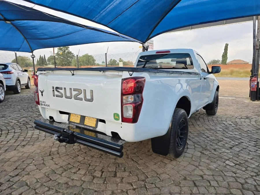 Used 2023 Isuzu D-Max 1.9TD single cab L manual - Private Seller Used 2023 Isuzu D-Max 1.9TD single cab L manual - Private Seller