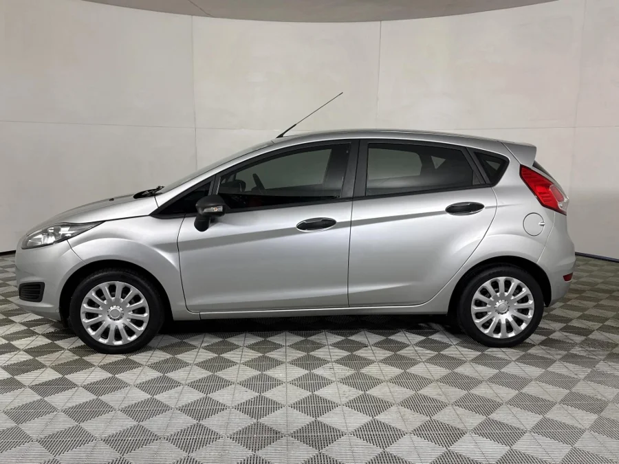 Used 2017 Ford Fiesta 5-door 1.4 Ambiente - WeBuyCars The Dome