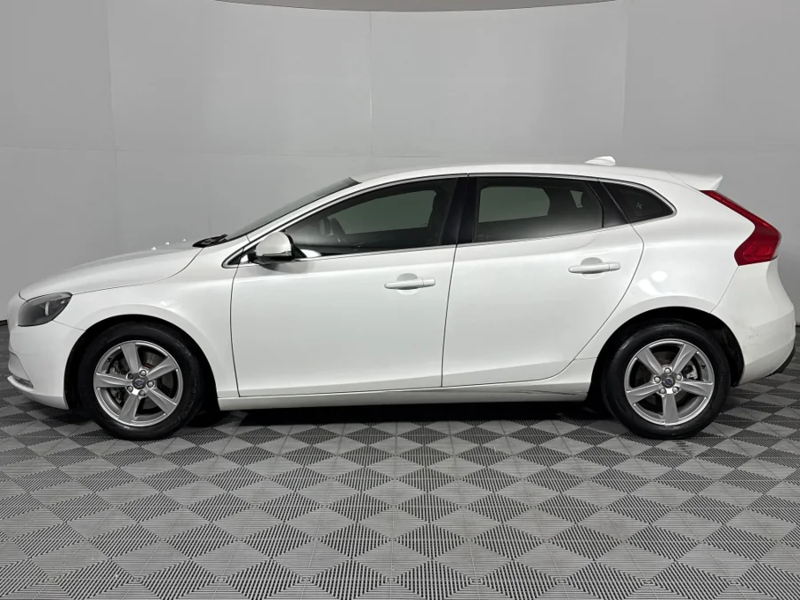 Used 2015 Volvo V40 T4 Elite auto - WeBuyCars Richmond Used 2015 Volvo V40 T4 Elite auto - WeBuyCars Richmond
