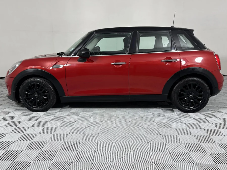 Used 2015 MINI Hatch Cooper Hatch 5-door Seven 7 - WeBuyCars Vereeniging Used 2015 MINI Hatch Cooper Hatch 5-door Seven 7 - WeBuyCars Vereeniging