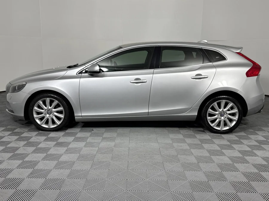 Used 2016 Volvo V40 T4 Excel - WeBuyCars Montana Used 2016 Volvo V40 T4 Excel - WeBuyCars Montana