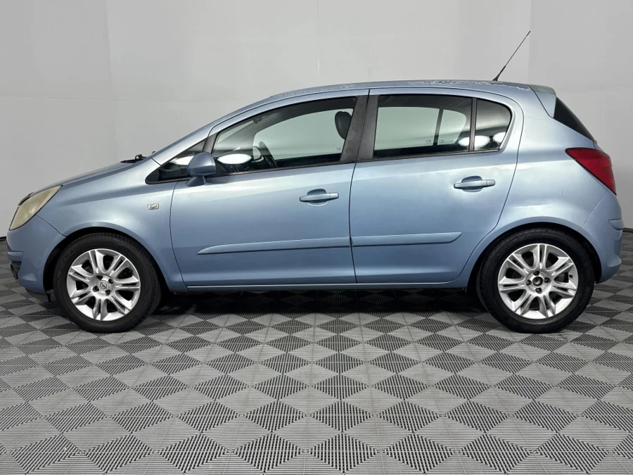 Used 2008 Opel Corsa 1.4 Cosmo - WeBuyCars Richmond Used 2008 Opel Corsa 1.4 Cosmo - WeBuyCars Richmond