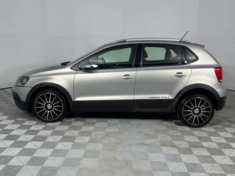 Used 2011 Volkswagen Cross Polo 1.6TDI Comfortline Urban Ice - WeBuyCars Silverlakes Used 2011 Volkswagen Cross Polo 1.6TDI Comfortline Urban Ice - WeBuyCars Silverlakes