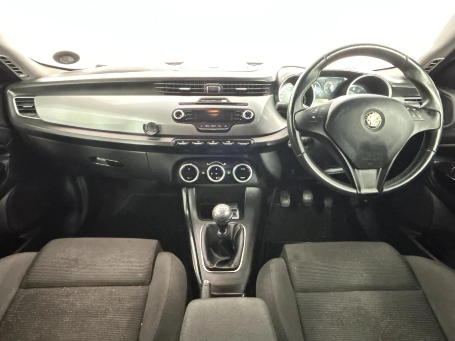 Used 2014 Alfa Romeo Giulietta 1.4TBi Distinctive - WeBuyCars Richmond Used 2014 Alfa Romeo Giulietta 1.4TBi Distinctive - WeBuyCars Richmond