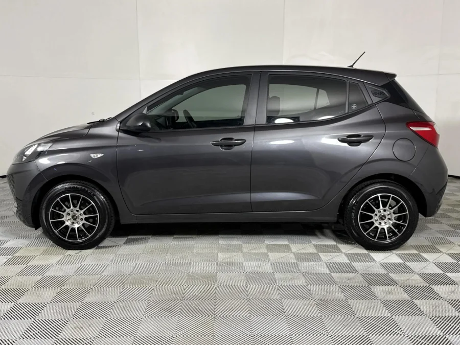 Used 2023 Hyundai Grand i10 1.0 hatch Motion auto - WeBuyCars The Dome Used 2023 Hyundai Grand i10 1.0 hatch Motion auto - WeBuyCars The Dome