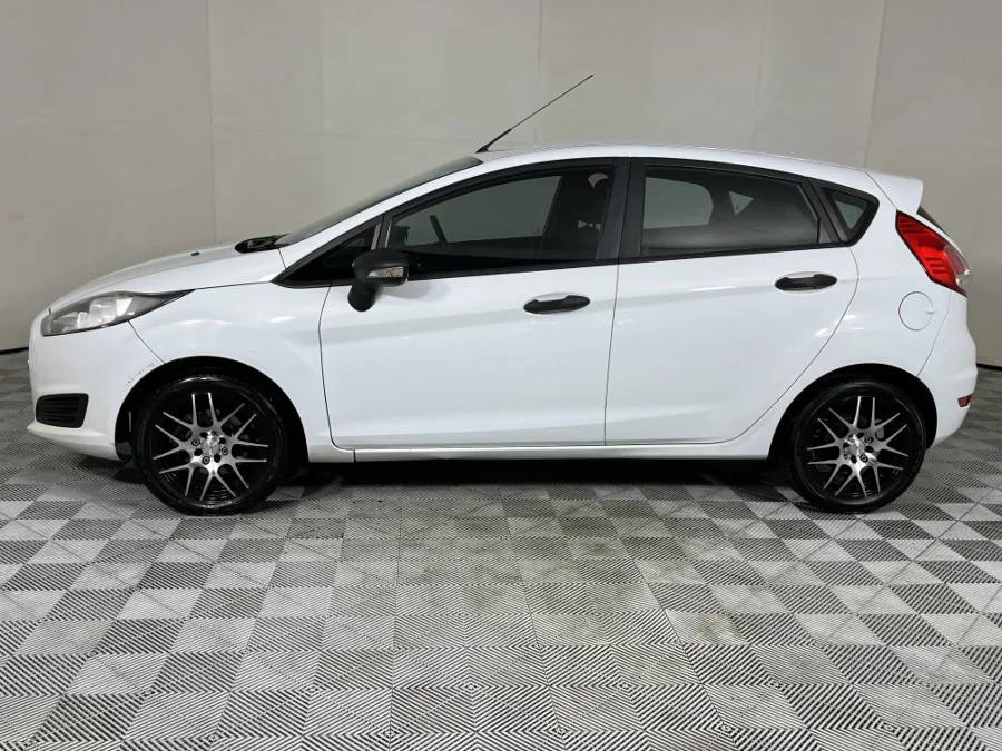 Used 2015 Ford Fiesta 5-door 1.4 Ambiente - WeBuyCars The Dome Used 2015 Ford Fiesta 5-door 1.4 Ambiente - WeBuyCars The Dome