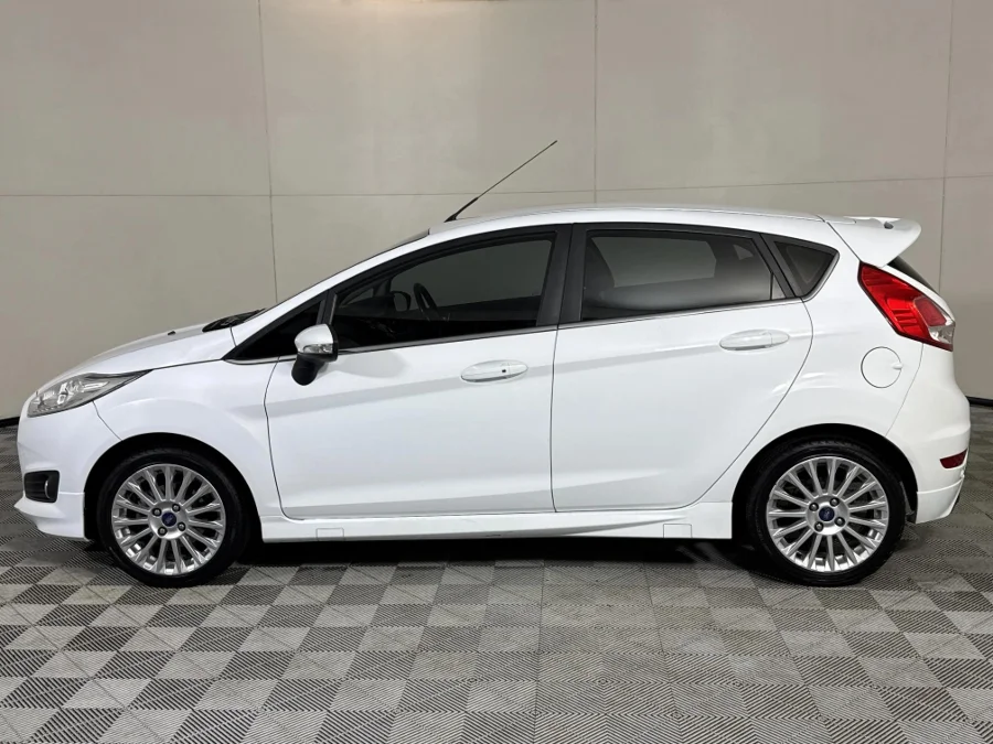 Used 2018 Ford Fiesta 5-door 1.0T Titanium auto - WeBuyCars Midstream Used 2018 Ford Fiesta 5-door 1.0T Titanium auto - WeBuyCars Midstream