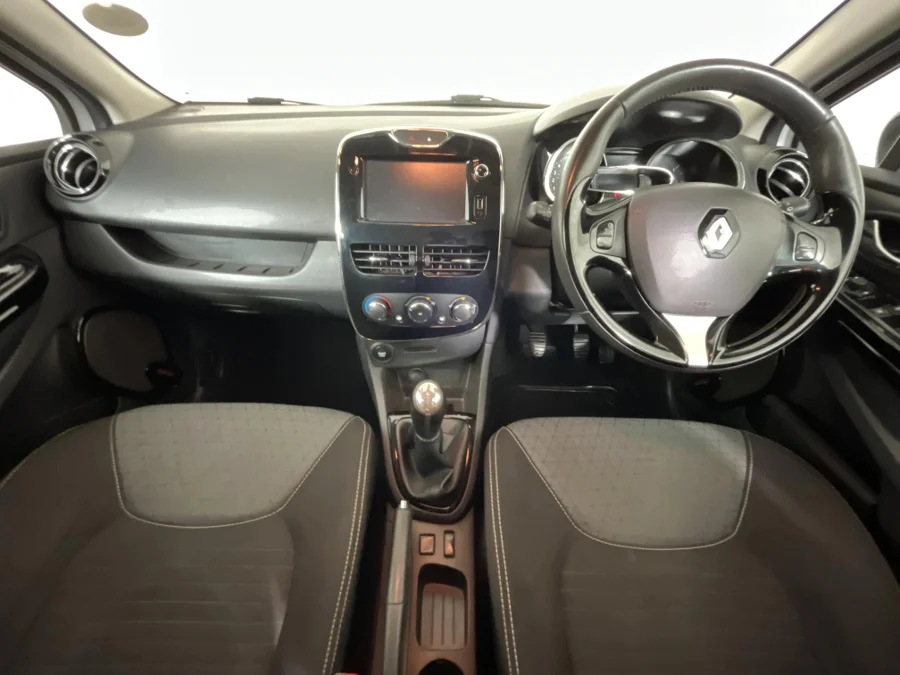 Used 2014 Renault Clio 66kW turbo Dynamique - WeBuyCars The Dome Used 2014 Renault Clio 66kW turbo Dynamique - WeBuyCars The Dome