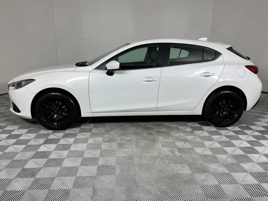 Used 2015 Mazda Mazda3 hatch 2.0 Individual - WeBuyCars The Dome Used 2015 Mazda Mazda3 hatch 2.0 Individual - WeBuyCars The Dome