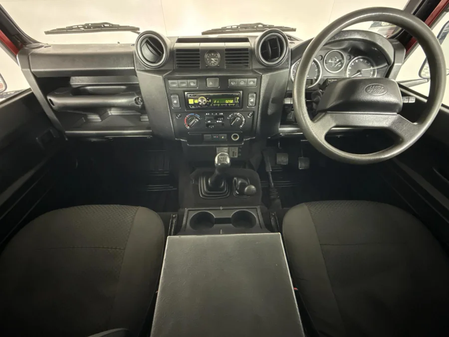 Used 2009 Land Rover Defender 90 TD station wagon Ice - WeBuyCars Silverlakes Used 2009 Land Rover Defender 90 TD station wagon Ice - WeBuyCars Silverlakes