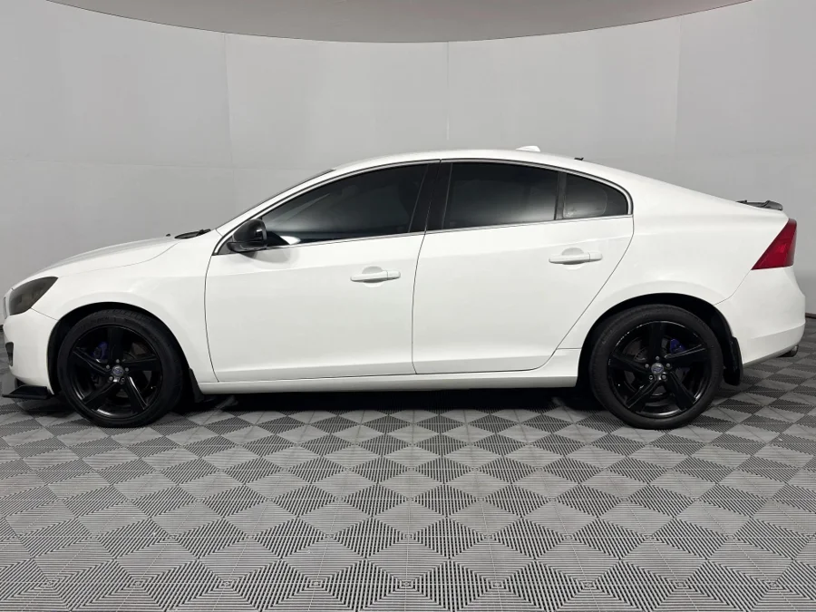 Used 2011 Volvo S60 T6 AWD R-Design - WeBuyCars Lansdowne Used 2011 Volvo S60 T6 AWD R-Design - WeBuyCars Lansdowne