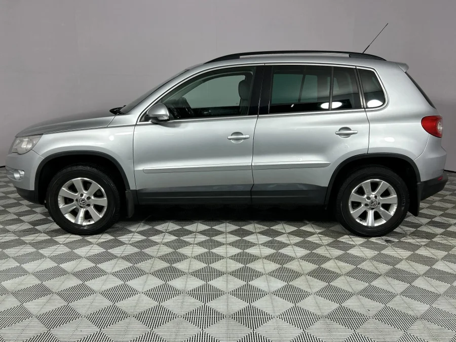 Used 2009 Volkswagen Tiguan 2.0TDI Track&Field 4Motion auto - WeBuyCars Lansdowne Used 2009 Volkswagen Tiguan 2.0TDI Track&Field 4Motion auto - WeBuyCars Lansdowne