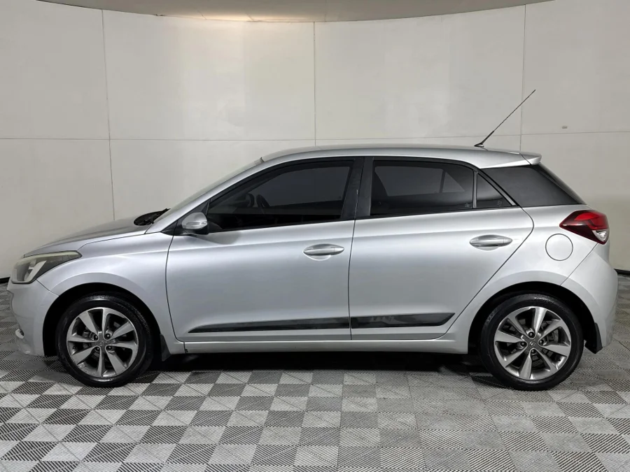 Used 2015 Hyundai i20 1.4 Fluid auto - WeBuyCars Midstream Used 2015 Hyundai i20 1.4 Fluid auto - WeBuyCars Midstream