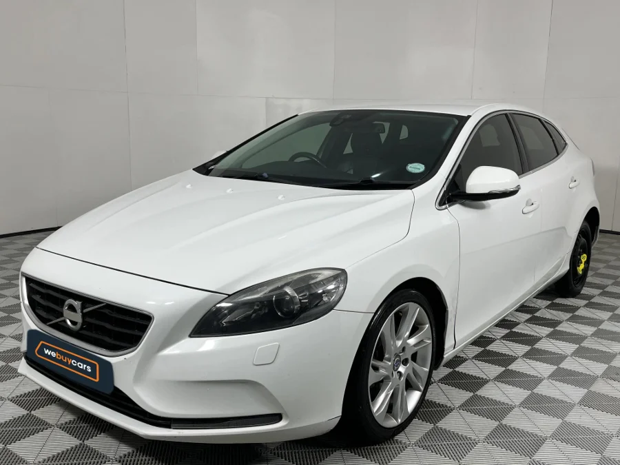 Used 2014 Volvo V40 T4 Excel auto - WeBuyCars Gqeberha Used 2014 Volvo V40 T4 Excel auto - WeBuyCars Gqeberha