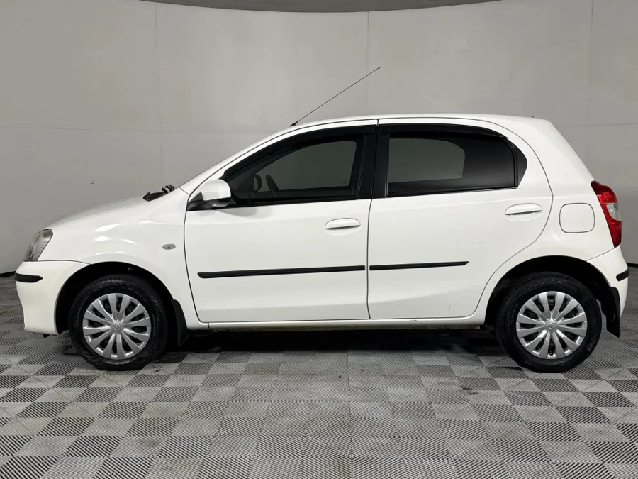 Used 2014 Toyota Etios hatch 1.5 Sprint - WeBuyCars Riverhorse Used 2014 Toyota Etios hatch 1.5 Sprint - WeBuyCars Riverhorse