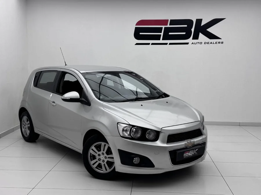 Used 2014 Chevrolet Sonic hatch 1.6 LS Black&White Edition - EBK Auto Used 2014 Chevrolet Sonic hatch 1.6 LS Black&White Edition - EBK Auto