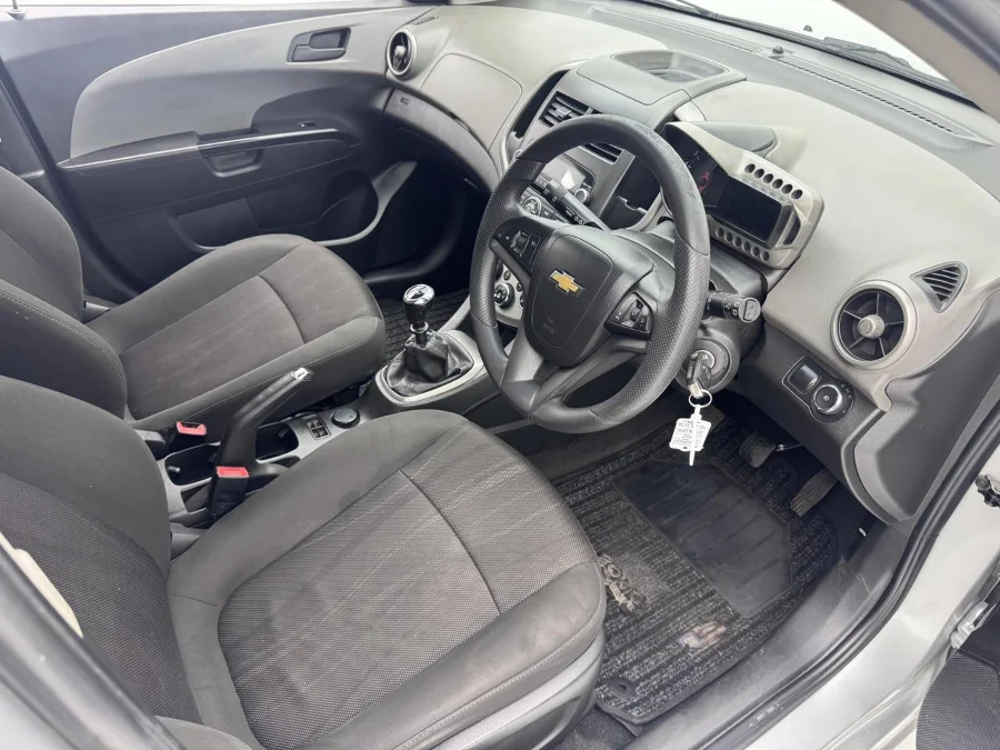 Used 2014 Chevrolet Sonic hatch 1.6 LS Black&White Edition - EBK Auto Used 2014 Chevrolet Sonic hatch 1.6 LS Black&White Edition - EBK Auto