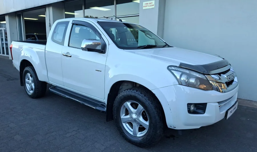 Used 2013 Isuzu KB 300D-Teq Extended cab 4x4 LX - Isuzu Richards Bay Used 2013 Isuzu KB 300D-Teq Extended cab 4x4 LX - Isuzu Richards Bay