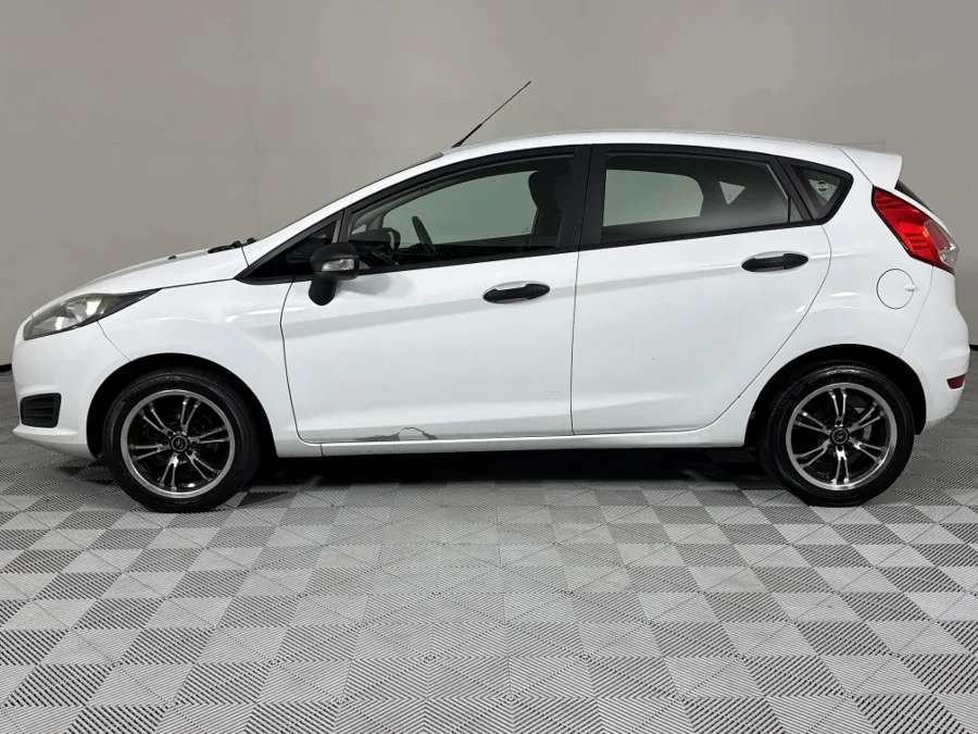 Used 2015 Ford Fiesta 5-door 1.0T Ambiente auto - WeBuyCars Vereeniging