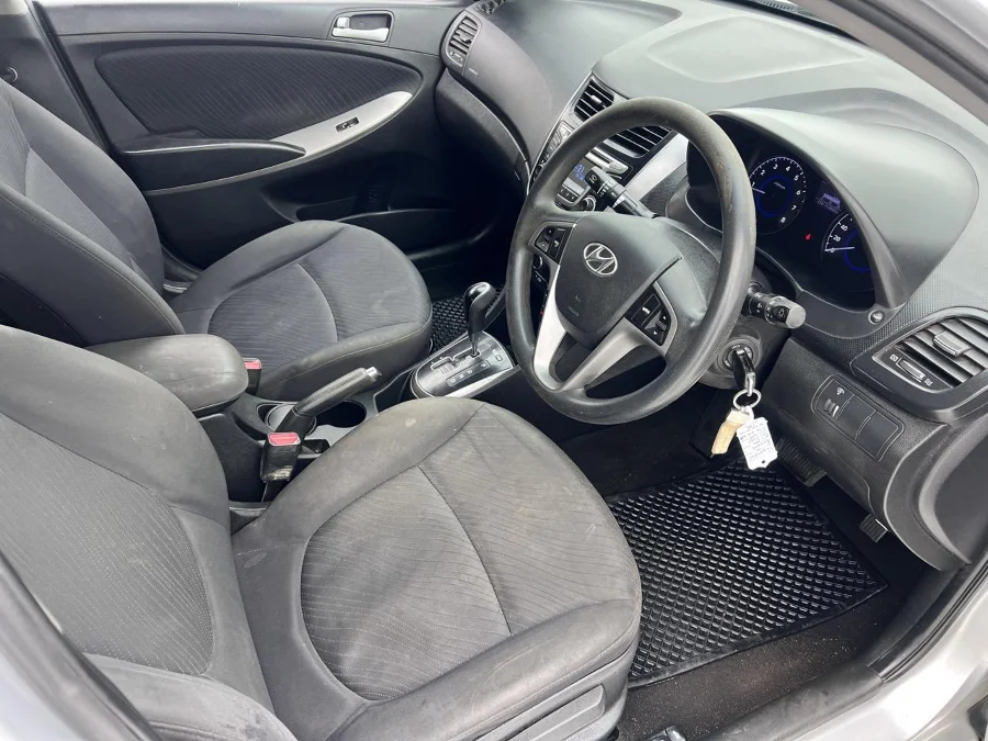 Used 2016 Hyundai Accent sedan 1.6 Fluid auto - EBK Auto Used 2016 Hyundai Accent sedan 1.6 Fluid auto - EBK Auto