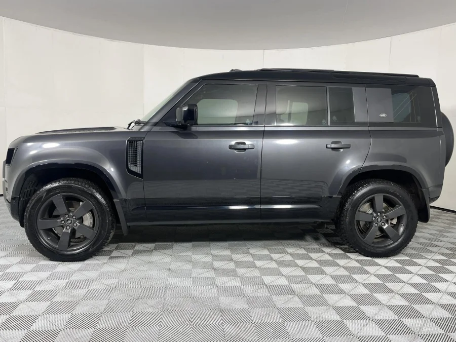 Used 2022 Land Rover Defender 110 D300 X-Dynamic HSE - WeBuyCars Midstream