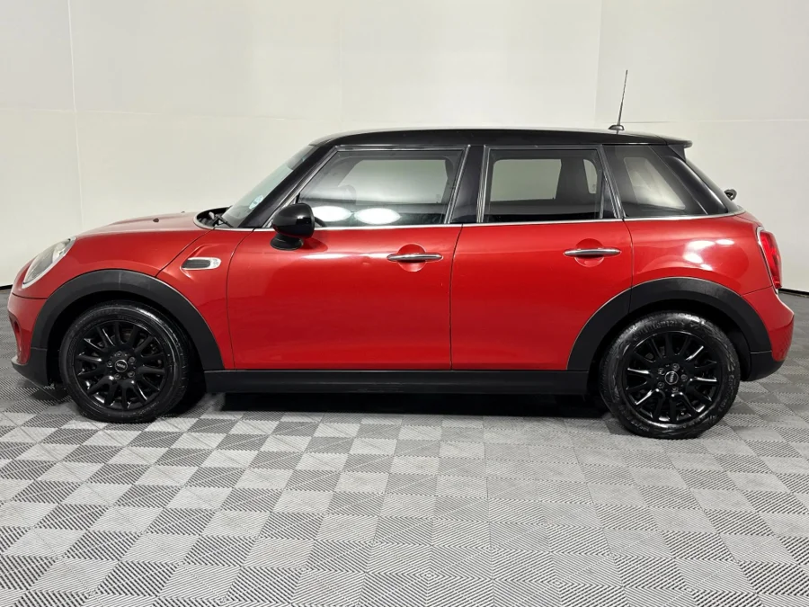 Used 2015 MINI Hatch Cooper S Hatch 5-door Seven 7 - WeBuyCars Montana Used 2015 MINI Hatch Cooper S Hatch 5-door Seven 7 - WeBuyCars Montana