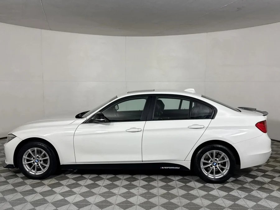 Used 2013 BMW 3 Series 320i sports-auto - WeBuyCars JHB South Used 2013 BMW 3 Series 320i sports-auto - WeBuyCars JHB South