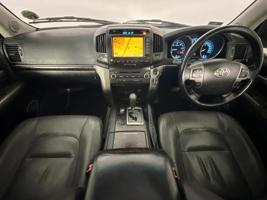 Used 2010 Toyota Land Cruiser 200 4.5D-4D VX - WeBuyCars Lansdowne Used 2010 Toyota Land Cruiser 200 4.5D-4D VX - WeBuyCars Lansdowne
