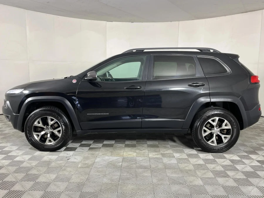 Used 2014 Jeep Cherokee 3.2L 4x4 Trailhawk - WeBuyCars The Dome Used 2014 Jeep Cherokee 3.2L 4x4 Trailhawk - WeBuyCars The Dome