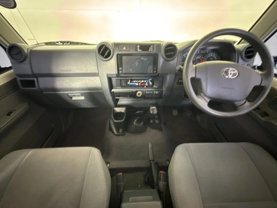 Used 2020 Toyota Land Cruiser 76 4.5D-4D V8 station wagon LX - WeBuyCars JHB South Used 2020 Toyota Land Cruiser 76 4.5D-4D V8 station wagon LX - WeBuyCars JHB South