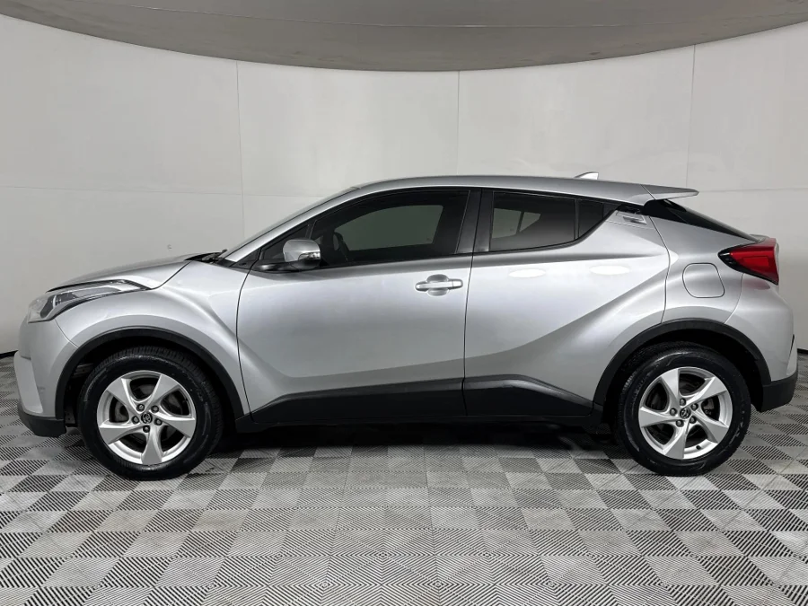 Used 2017 Toyota C-HR 1.2T Plus auto - WeBuyCars The Dome Used 2017 Toyota C-HR 1.2T Plus auto - WeBuyCars The Dome