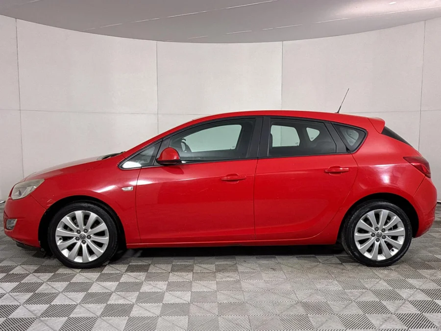 Used 2012 Opel Astra hatch 1.6 Essentia - WeBuyCars Polokwane Used 2012 Opel Astra hatch 1.6 Essentia - WeBuyCars Polokwane
