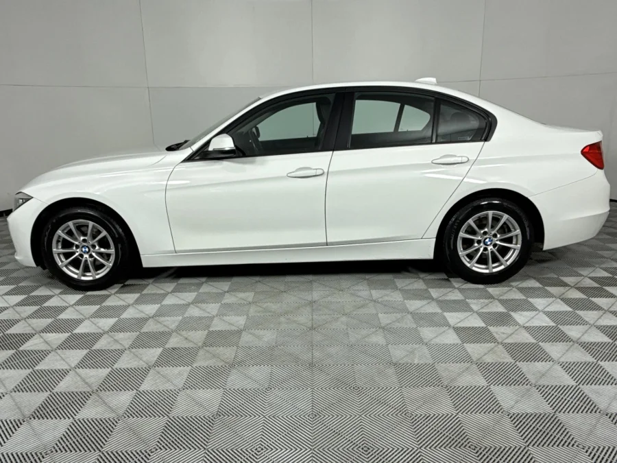 Used 2013 BMW 3 Series 320i sports-auto - WeBuycars East London Used 2013 BMW 3 Series 320i sports-auto - WeBuycars East London