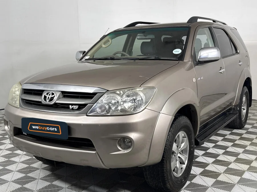 Used 2006 Toyota Fortuner V6 4.0 4x4 auto - WeBuyCars Silverlakes Used 2006 Toyota Fortuner V6 4.0 4x4 auto - WeBuyCars Silverlakes
