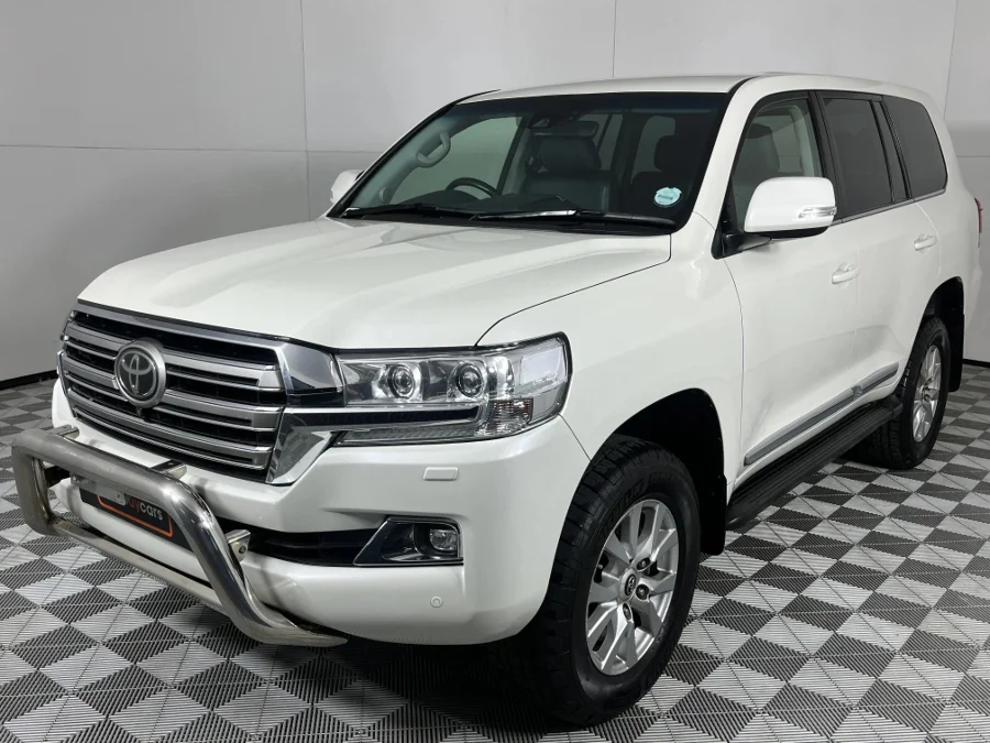 Used 2017 Toyota Land Cruiser 200 4.5D-4D V8 VX - WeBuycars East London Used 2017 Toyota Land Cruiser 200 4.5D-4D V8 VX - WeBuycars East London