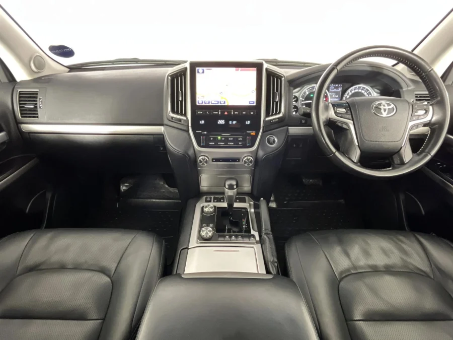 Used 2017 Toyota Land Cruiser 200 4.5D-4D V8 VX - WeBuycars East London Used 2017 Toyota Land Cruiser 200 4.5D-4D V8 VX - WeBuycars East London