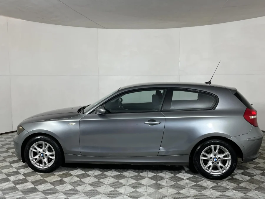 Used 2009 BMW 1 Series 116i 3-door Exclusive - WeBuyCars JHB South Used 2009 BMW 1 Series 116i 3-door Exclusive - WeBuyCars JHB South