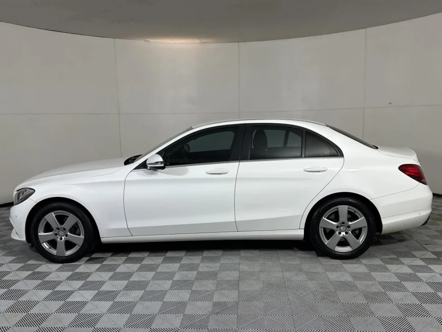 Used 2015 Mercedes-Benz C-Class C180 auto - WeBuyCars Midstream Used 2015 Mercedes-Benz C-Class C180 auto - WeBuyCars Midstream